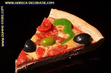Pizza, punt, Salami, Kaas, Olijven  GROOT -  dummy (15x10 cm)